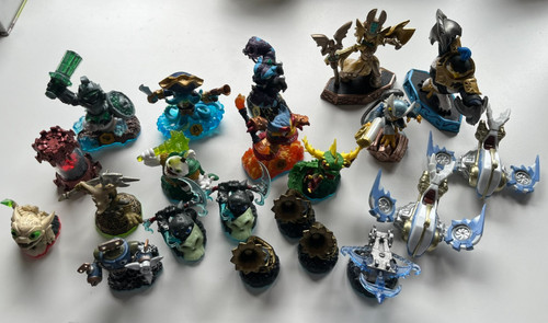 Lotto personaggi skylanders - lotto,